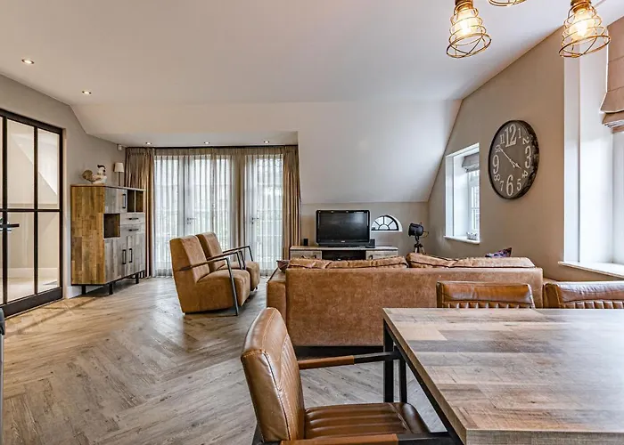 Charming Holiday Home In Nijverdal With Jacuzzi