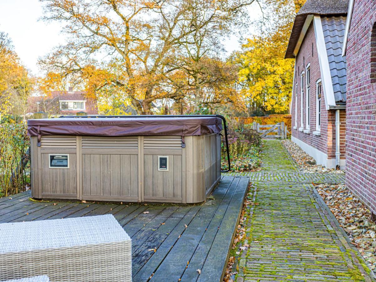Holiday home Charming In With Jacuzzi Nijverdal
