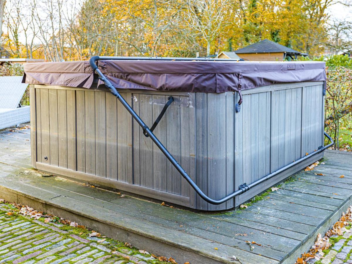 Charming In With Jacuzzi Holiday home *
