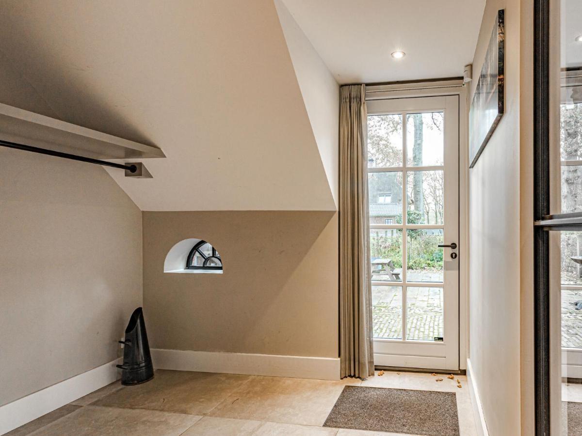 Holiday home Charming In With Jacuzzi Nijverdal